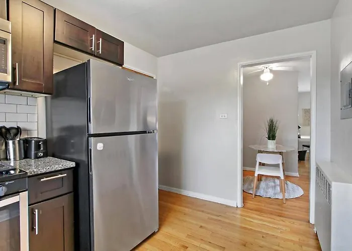 Quiet 1br Spot Perfectly Situated Dine & Shop - Bell E3 * Chicago