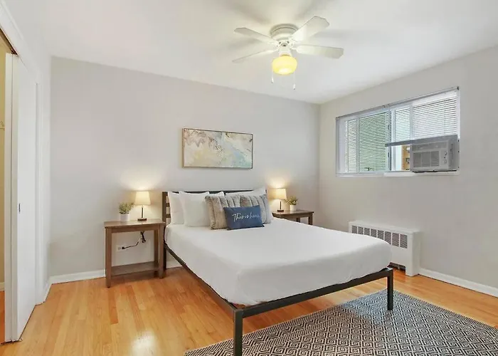 Quiet 1br Spot Perfectly Situated Dine & Shop - Bell E3 Appartement Chicago